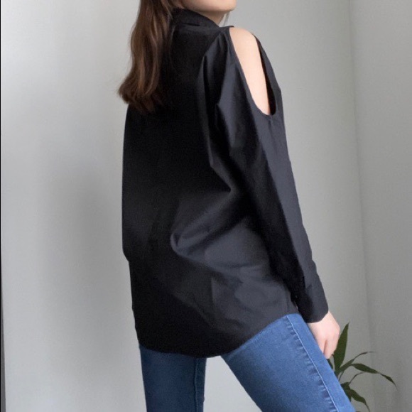 DKNY open shoulder shirt / blouse - Picture 3 of 4